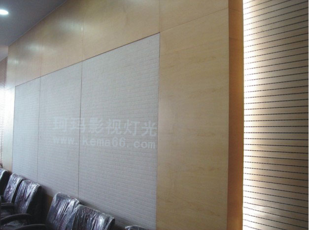 聚酯纖維吸音板+槽木吸音板+聲學(xué)反射板